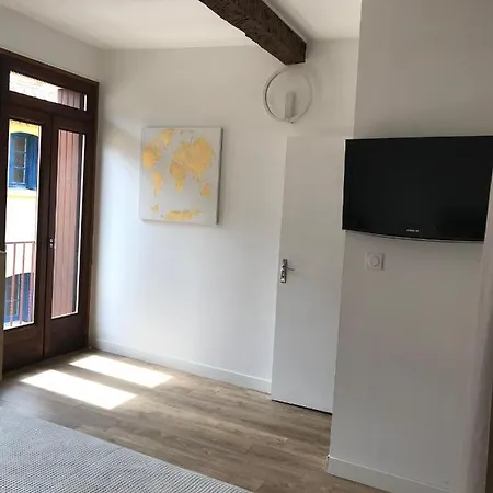 Centre 63 M² Avec Terrasse A 3 Minutes Des Plages 아파트 *