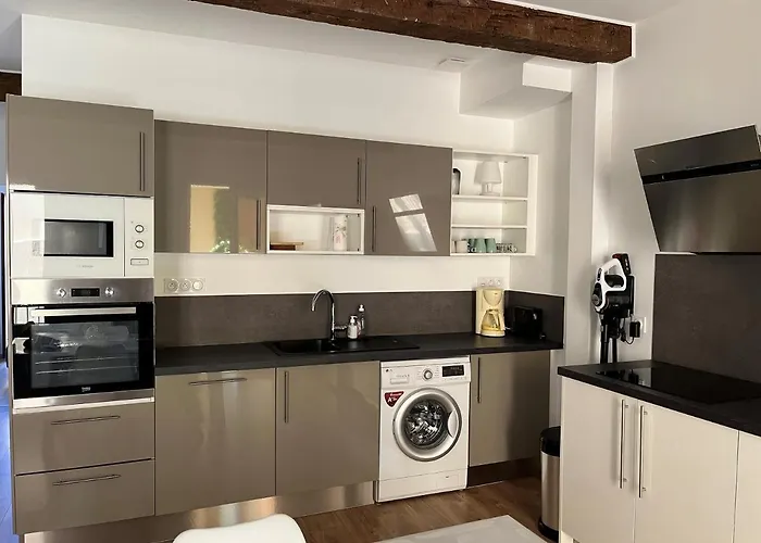 Centre 63 M² Avec Terrasse A 3 Minutes Des Plages Apartment *