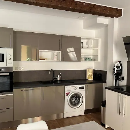 Centre 63 M² Avec Terrasse A 3 Minutes Des Plages Apartmán *