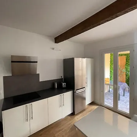 Apartment Centre 63 M² Avec Terrasse A 3 Minutes Des Plages