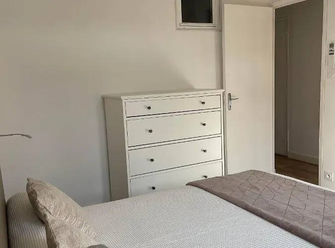 Centre 63 M² Avec Terrasse à 3 Minutes Des Plages Appartamento *